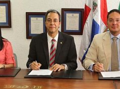 Banco Popular otorga 30 becas a estudiantes de la UCE y el ITLA