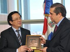 Ministro de Turismo dominicano recibe delegación de Vietnam interesada en el tema turístico