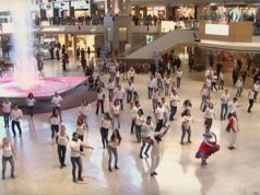 Ola de calor en el Complejo Desjardins de la ciudad de Montreal