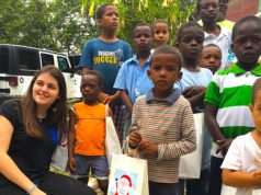 Miembros de Jeep Club llevan alegría a comunidades de Barahona