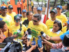 Realizan caminata por la familia ambiental