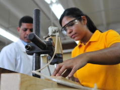 El presidente Medina destaca aportes de la Formación Técnica a la mujer, el turismo y la juventud