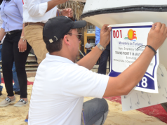 Turismo continúa rotulación de medios de transporte acuático