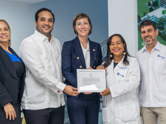 Embajadora de Canadá visita Centro Médico Punta Cana tras acreditación internacional