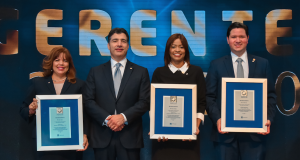Banco Popular premia a sus gerentes más destacados