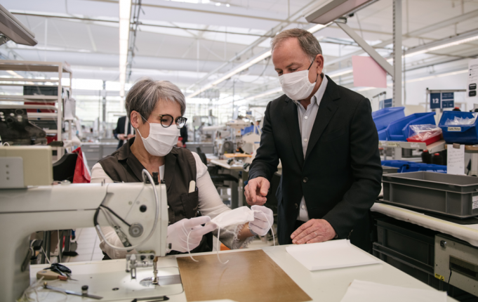 Louis Vuitton readapta sus talleres para la elaboración de máscaras no quirúrgicas