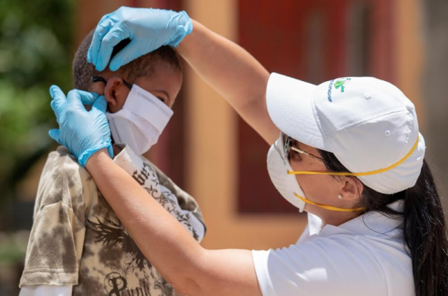 Grupo Puntacana dona 25 mil mascarillas
