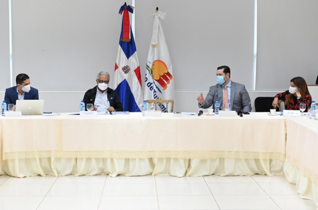 Ministerios Turismo, Salud y ASONAHORES finalizan protocolos de salubridad para reiniciar operaciones el uno de julio Ministerios Turismo, Salud y ASONAHORES finalizan protocolos de salubridad para reiniciar operaciones el uno de julio