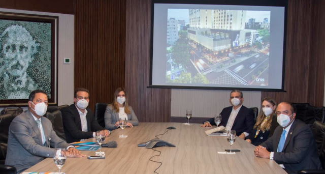 Ejecutivos del Grupo RCD Hotels visitan administrador de Banreservas
