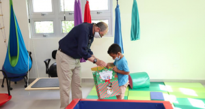 Embajador de Israel visita el Centro de la Diversidad Infantil Puntacana y realiza importantes donaciones