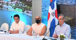 En reunión con hoteleros, presidente Abinader y Gabinete Turístico lanzan Plan de Relanzamiento de Puerto Plata
