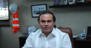 Despegar, la empresa de viajes líder en Latinoamérica, consolida su presencia en República Dominicana, como parte de su objetivo de contribuir con la reactivación y desarrollo de la industria turística en la región. En ese sentido, Despegar ha concretado una alianza estratégica con el empresario turístico local, Juan Tomas Díaz Infante, quien maneja las operadoras mayoristas y receptivas de Gray Line y Best Day, desde hace cinco años. La alianza se deriva de la adquisición de Best Day por parte de Despegar, concretada en octubre de 2020 y que representa un activo clave, dada su fuerte presencia en el mercado mexicano y caribeño. Best Day opera un modelo de negocio multiplataforma. Además de su negocio al consumidor, a través de su plataforma en línea, centros de llamadas y aproximadamente 190 quioscos en plazas comerciales, la compañía ofrece transporte terrestre, tours y actividades en los principales destinos de México y República Dominicana. De esta forma, los viajeros latinoamericanos tendrán acceso al contenido de viaje más amplio de la región. Las palancas competitivas únicas de Despegar, con una base de más de 18 millones de clientes en la región y el conocimiento profundo del turista latinoamericano, gracias al uso de tecnología y la innovación, combinadas con la experiencia y asociaciones del empresario Díaz Infante en el mercado dominicano, fortalecen aún más la propuesta de valor conjunta, de cara a los viajeros. Acerca de Despegar.com Despegar es la empresa de viajes líder en Latinoamérica. Con 21 años en el mercado, opera en 20 países de la región acompañando a los latinoamericanos desde el momento en que sueñan con viajar hasta cuando están compartiendo recuerdos. Gracias a la fuerte apuesta por el desarrollo tecnológico, Despegar ofrece una experiencia personalizada para más de 18 millones de clientes.