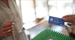 Visa se asocia para potenciar el comercio digital