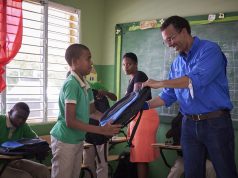 Programa Héroes de la Educación de CEPM realiza donativo de 1,600 kits escolares