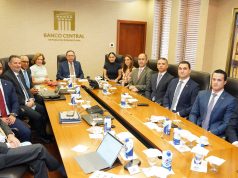 Gobernador Valdez Albizu recibe a la directiva de laAsociación de Puestos de Bolsa