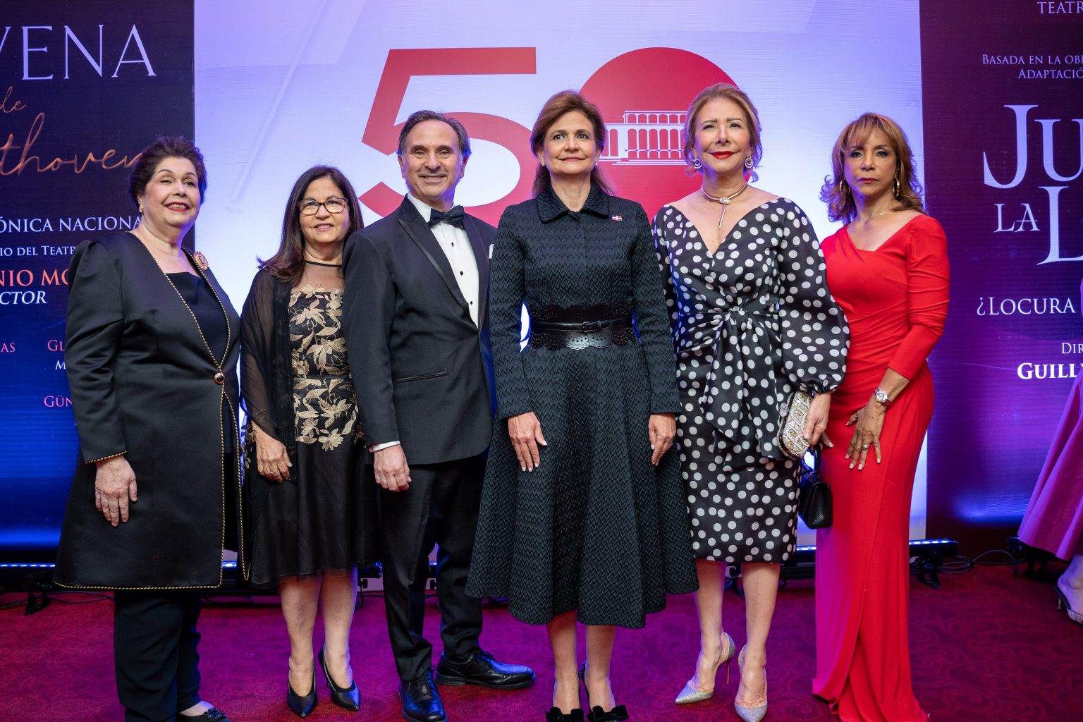 Teatro Nacional en su 50 Aniversario presentó con rotundo éxito “Juana