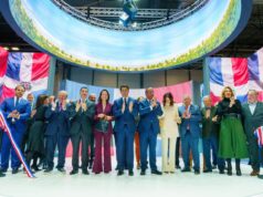 Ministro Collado inaugura stand en FITUR.