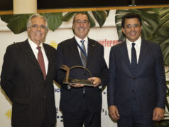 Grupo Preferente reconoce a Juan Manuel Martín de Oliva en la FITUR