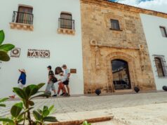 Ministro de Cultura y José Mármol dialogan sobre el poder de las buenas palabras en Centro Cultural Taíno Casa del Cordón