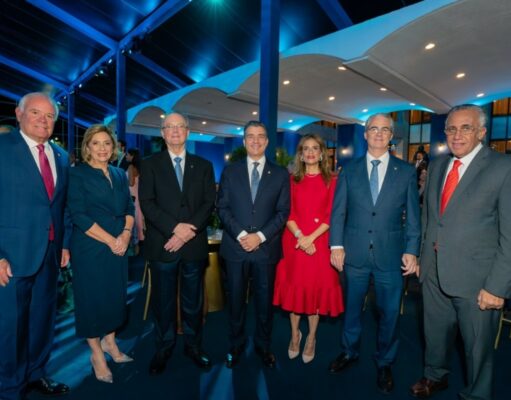 Banco Popular ofrece concierto sinfónico y cóctel para clientes corporativos