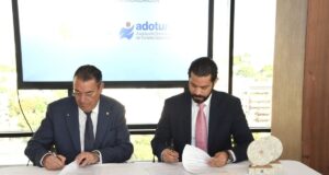 Clúster Turístico de Santo Domingo presenta avances del 2025 durante su tradicional desayuno navideño en el recién inaugurado Hotel Mauad.