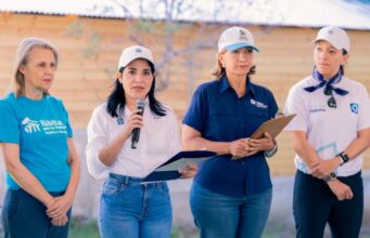 Voluntarios de Popular y Hábitat Dominicana mejoran viviendas y cancha deportiva en Yaguate