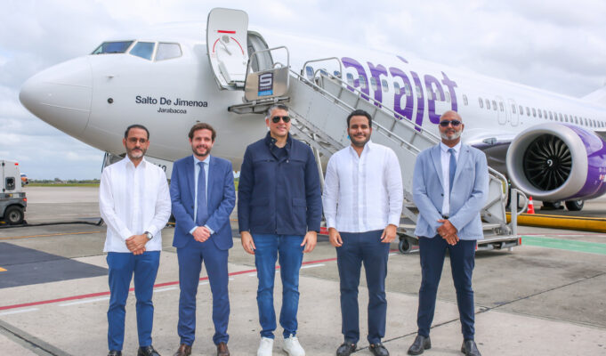 Arajet recibe su aeronave 14 “salto de Jimenoa” y refuerza su compromiso con el turismo sostenible y la economía dominicana