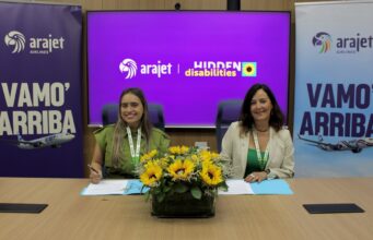 Arajet se convierte en la primera aerolínea dominicana y del Caribe en implementar programa Sunflower para pasajeros con discapacidades no visibles